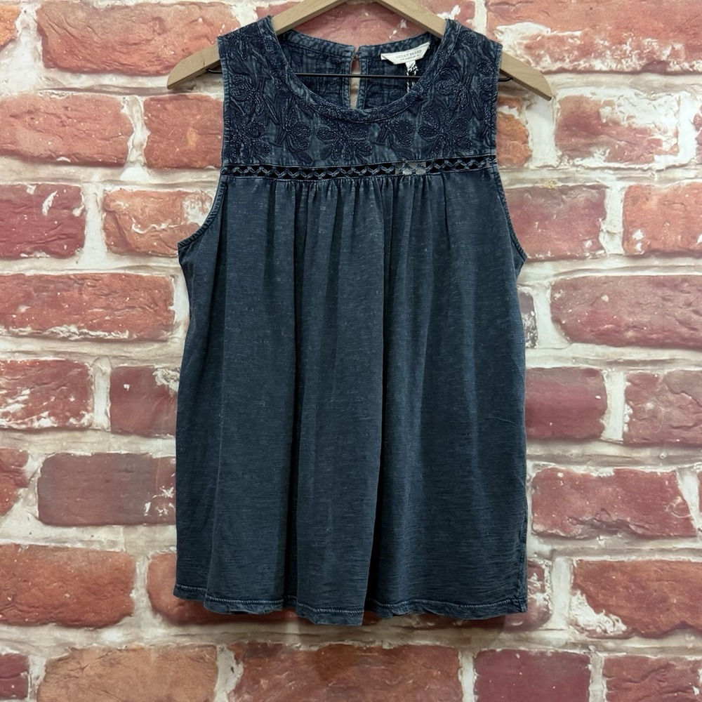 Lucky Brand Top Womens L Blue Boho Floral Embroidered Distressed Worn Look Shirt - Picture 7 of 9